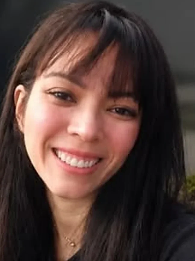 Cintia Takeya sorrindo